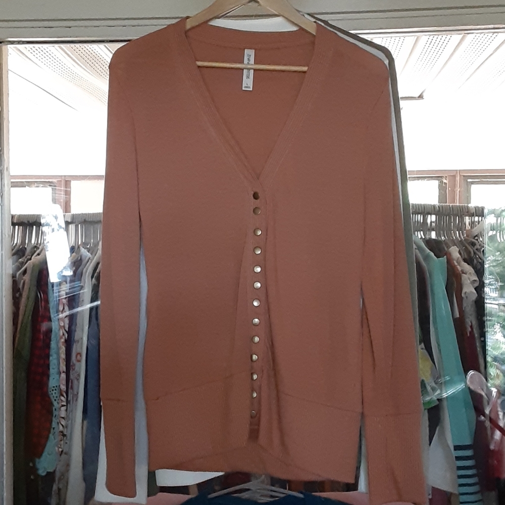 Sweaters - Picture 6 of 6
